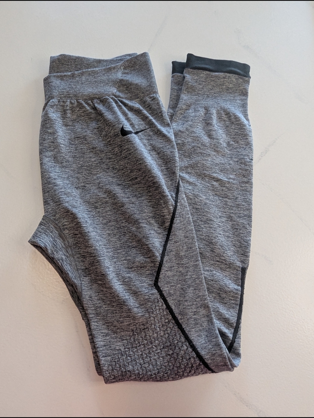 NIKE PRO Grey, Black Fit Fitness Ankle Pants. Size Smsll #704004 EUC